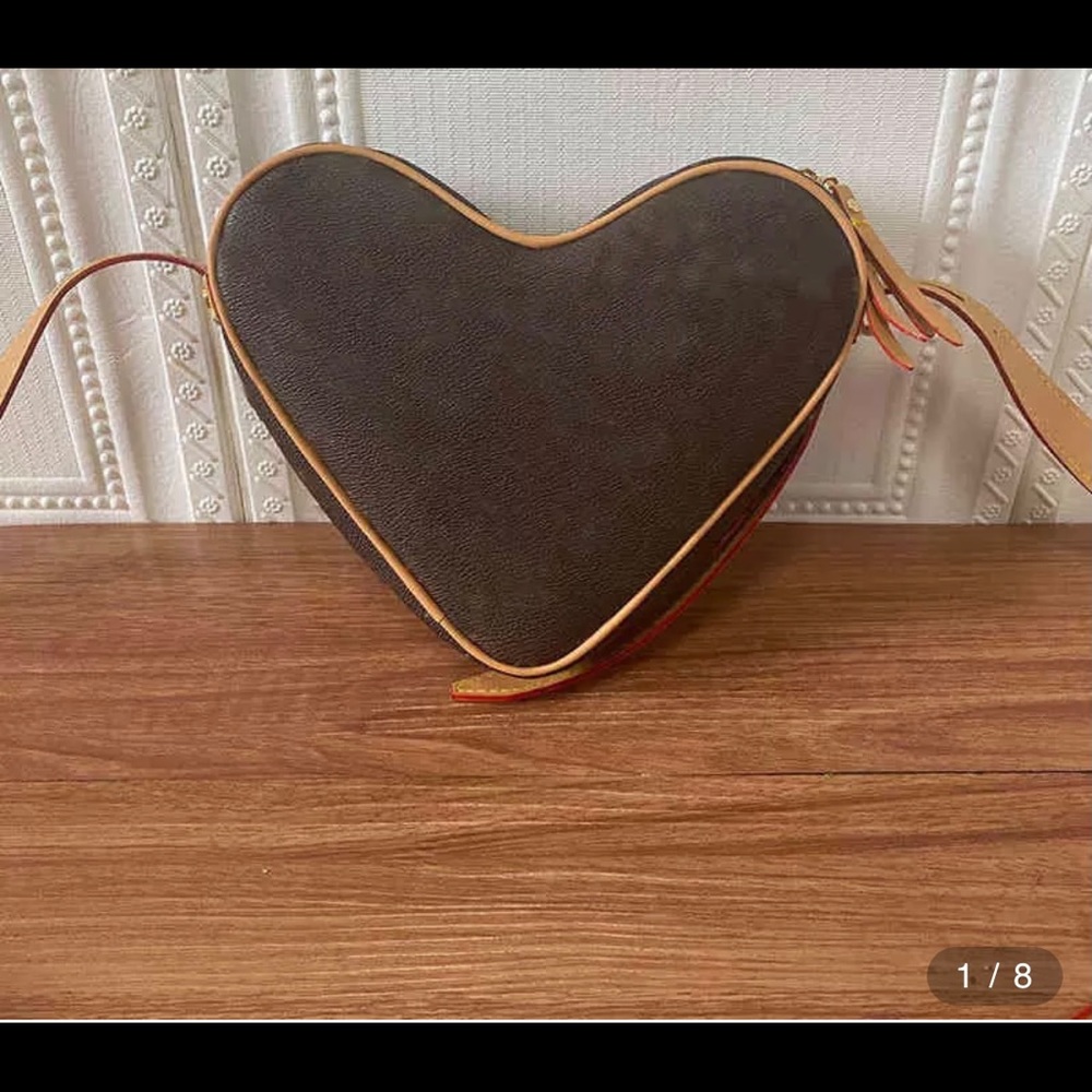 Heart crossbody